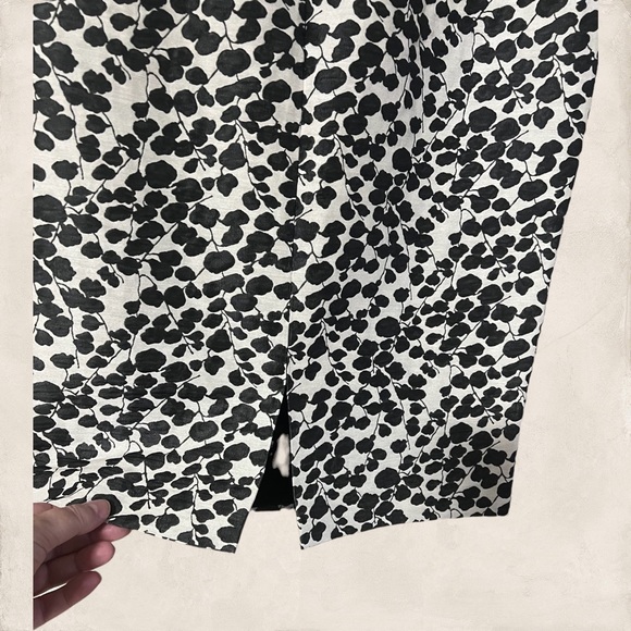 A gorgeous Lundstrom skirt in size 8 - Picture 6 of 7